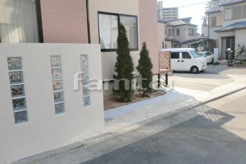 和泉市　リフォーム　ガラスブロックＲ塀　ガーデンブロック門柱 　本物そっくり人工芝