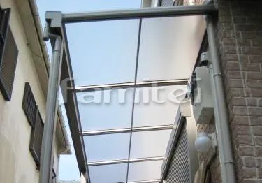 尼崎市 南欧風外構　鋳物門扉 LIXILフェスタＢ　テラス２階 竿掛け物干し