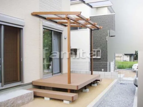 奈良市 木製調テラス屋根１階 三協ナチュレ（パーゴラ風）　ウッドデッキ LIXIL（リクシル）樹の木