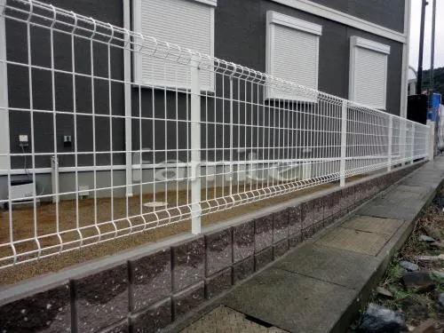 海南市　新築オープン外構　機能門柱　勝手口門扉　境界フェンス
