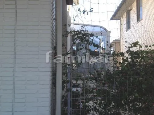 香芝市　玄関前囲い ツインガードＣ型屋根付き　サンルーム フラットサンルーム 網戸