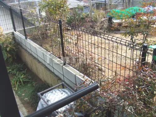 神戸市 境界フェンス塀 LIXIL(リクシル) ハイグリッドフェンスUF8型 片開き門扉