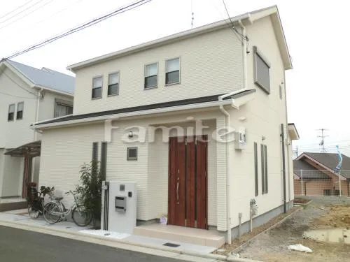 堺市 新築オープン外構　塗り壁門柱 ポージィキューブシルバ 人工芝貼り