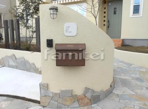 和泉市　新築オープン外構　石貼り門柱　デザイン枕木　タイルデッキ