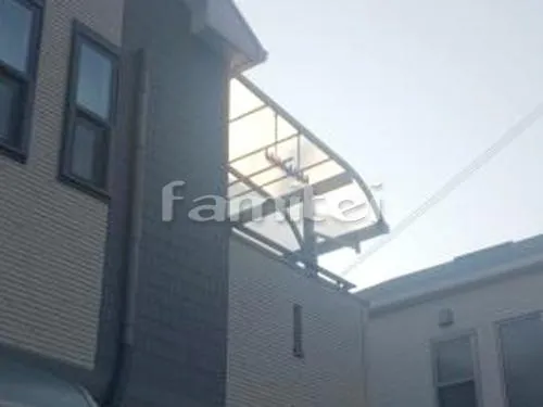 茨木市 エクステリア工事 ベランダ屋根 YKKAP ヴェクター(ベクター)テラス屋根 2階用 R型アール屋根 物干し