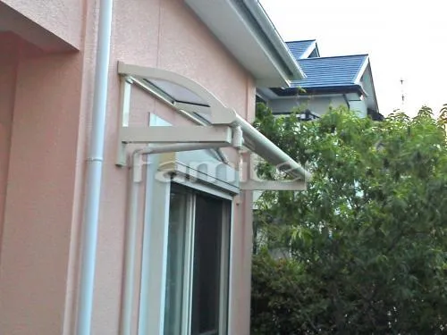奈良市 エクステリア工事 カーポート プライスポート 1台用(単棟) R型アール屋根 柱なし雨除け屋根 YKKAP ヴェクターテラス屋根(ベクター) 1階用 R型アール屋根