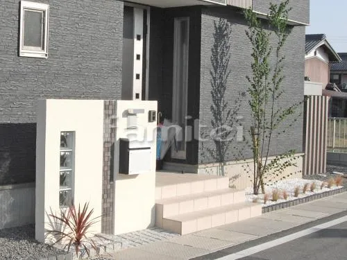 彦根市 外構工事 新築シンプルモダン オープン外構 玄関まわり 門柱 植栽 照明 花壇