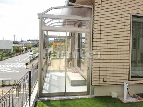 橋本市 エクステリア工事 ガーデンルーム レギュラーサンルーム R型アール屋根 土間仕様 竿掛け