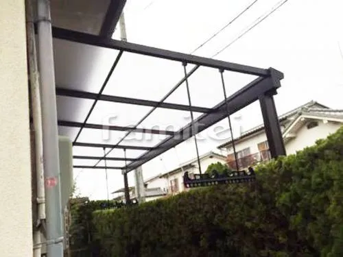 奈良市 エクステリア工事 雨除け屋根 フラットテラス屋根 1階用 F型 物干し