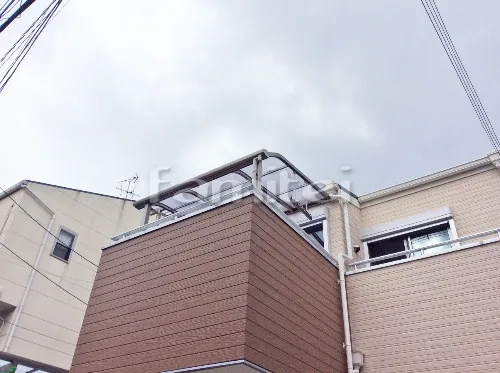 大阪市平野区 エクステリア工事 ベランダ屋根 レギュラーテラス屋根 2階用 R型アール屋根 物干し