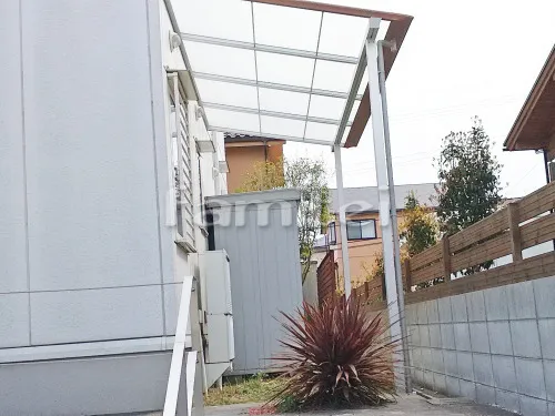 神戸市北区 エクステリア工事 木製調雨除け屋根 三協アルミ シャルレ 1階用 F型フラット屋根