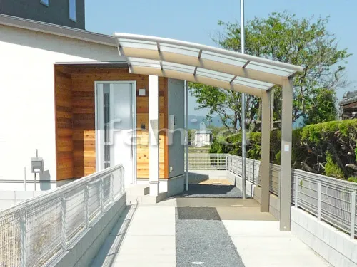 草津市 新築ベーシック オープン外構 カーポート LIXILリクシル ネスカR 1台用(単棟) R型アール屋根 土間コンクリート