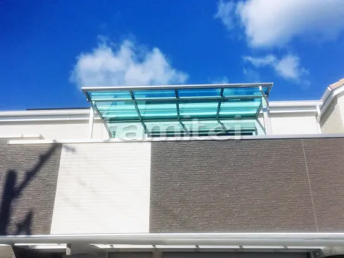 茨木市 エクステリア工事 ベランダ屋根 フラットテラス屋根 2階用 F型 カーポート YKKAP レイナポートREグラン 1台用(単棟) R型アール屋根 前下がり 逆勾配 特殊加工 斜めカット