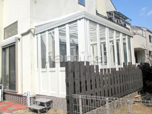 茨木市 庭工事 ガーデンルーム LIXILリクシル NEW暖蘭物語 スタイルB デザインパネル サンルーム F型フラット屋根 インナー人工木デッキ仕様
