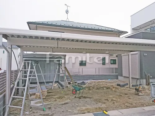 彦根市 エクステリア工事 積雪カーポート YKKAP レオンポートneo 積雪50cm対応 折板屋根 横3台用(ワイド トリプル) F型フラット屋根