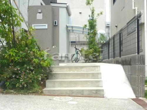 茨木市 リフォーム庭園工事 ガレージまわりリフォーム ウッドデッキ スロープ アプローチリフォーム