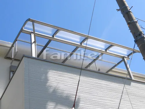 和歌山市 エクステリア工事 カーポート プライスポート 横3台用(ワイド トリプル) R型アール屋根 ベランダ屋根 レギュラーテラス屋根 2階用 R型アール屋根 物干し