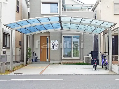 大阪市生野区 エクステリア工事 カーポート YKKAP レイナポートグラン 1台用(単棟) R型アール屋根 既存カーポート連結