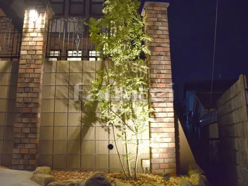 奈良市 リフォームハイクラス オープン外構 玄関まわり 門袖 アプローチ フェンス サークルストーン 芝 ベンチ タイル 植栽