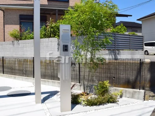 和歌山市 新築シンプル オープン外構 機能門柱 カーポート 土間コンクリート 植栽