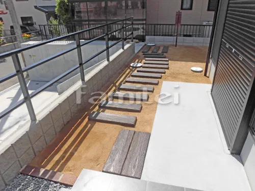三木市 新築ナチュラル オープン外構 アプローチ 手すり フェンス 土間コンクリート 立水栓 花壇 