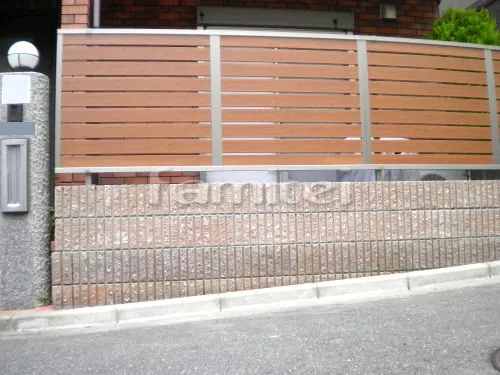 東大阪市 リフォーム部分工事 木製調目隠しフェンス塀 三協アルミ シャトレナM1型 化粧ブロック