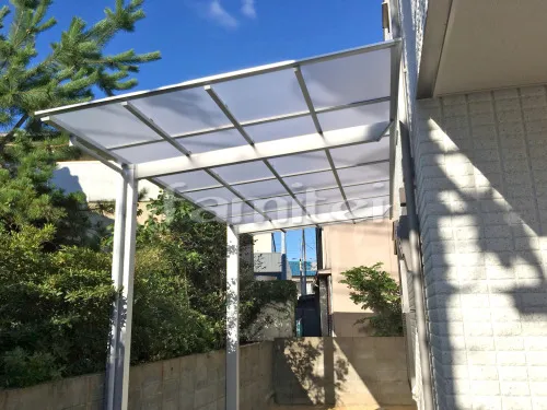 和歌山市 新築シンプル オープン外構 玄関まわり アプローチ 門柱 カーポート 土間コンクリート フェンス