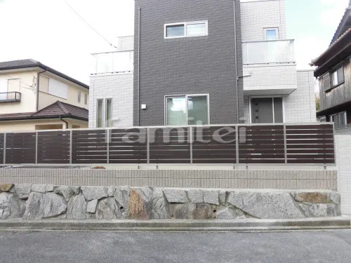 神戸市 新築シンプル オープン外構 門柱 アプローチ 土間コンクリート フェンス