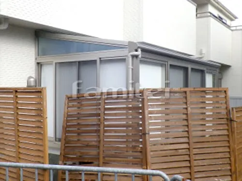 枚方市 エクステリア工事 ガーデンルーム YKKAP サンフィール3 F型フラット屋根 テラス囲い サンルーム 網戸 竿掛け