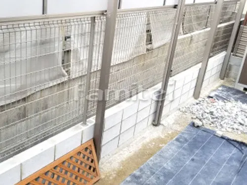 藤井寺市 リフォーム外構工事 境界フェンス塀 LIXILリクシル ハイグリッドフェンスN8型 コンクリートブロック