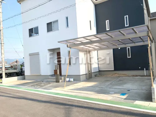 草津市 新築ベーシック オープン外構 カーポート YKKAP エフルージュEX 横2台用(ワイド ツイン) F型フラット屋根 後柱仕様 土間コンクリート