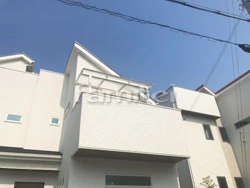神戸市垂水区 ベランダ屋根 YKKAP ソラリアテラス屋根 2階用 R型アール屋根