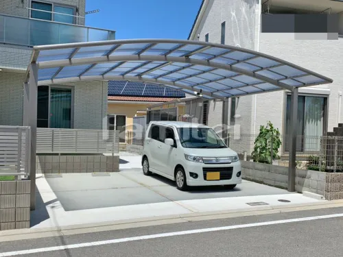 木津川市 新築シンプル オープン外構 門柱カーポート 人工芝 サイクルポート