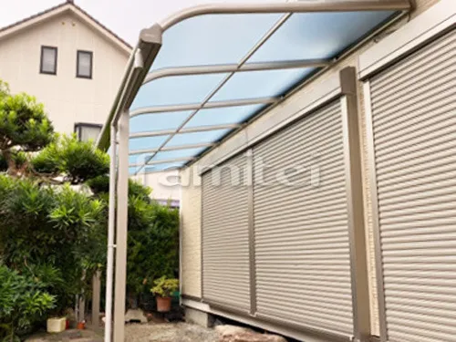 堺市北区 エクステリア工事 雨除け屋根 レギュラーテラス屋根 1階用 R型アール屋根