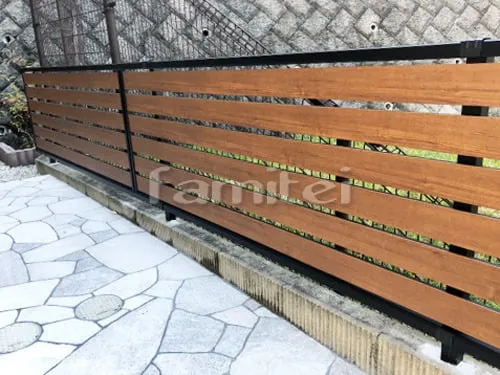 奈良市 リフォーム外構　玄関アプローチ 木製調目隠しフェンス塀　ガーデンルーム