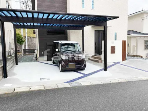 茨木市 新築シンプル オープン外構 門柱 カーポート横2台 犬走り 立水栓
