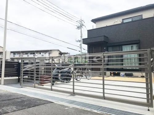京田辺市 新築ベーシック クローズ外構 玄関門扉 電動オーバードア 境界フェンス