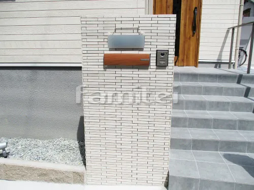 川西市 新築シンプル オープン外構　モダン門柱 壁タイル貼り　玄関アプローチ階段 床タイル貼り ブルーノBR-11