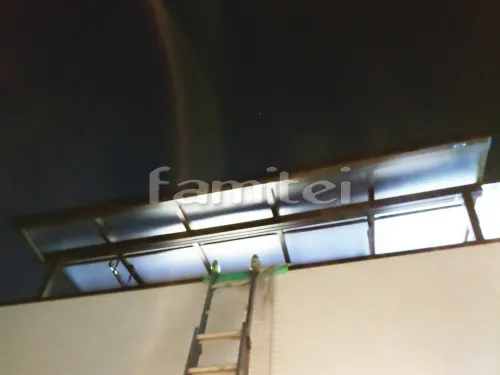 宇治市 エクステリア工事 ベランダ屋根 YKKAP ソラリアテラス屋根 2階用 F型フラット屋根 物干し