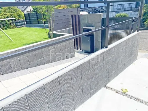奈良市 新築シンプル セミクローズ外構
