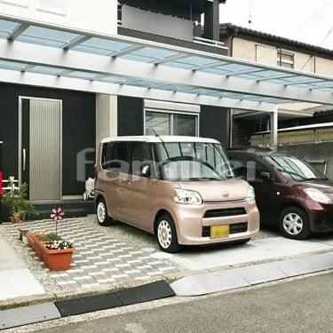 3台用カーポートでワイドに雨除け♪