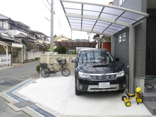 駐車場ガレージ 土間コンクリート 伸縮目地 溝蓋(みぞふた) グレーチング