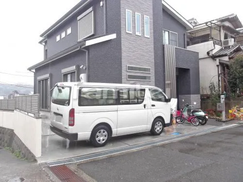 駐車場ガレージ床 土間コンクリート 伸縮目地 溝蓋(みぞふた) 片岡産業 並目グレーチング