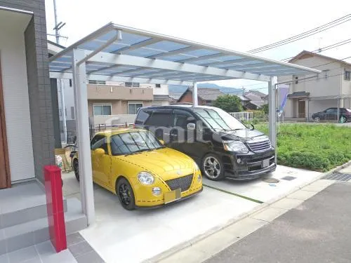 ガレージまわり 駐車場屋根 土間コンクリート