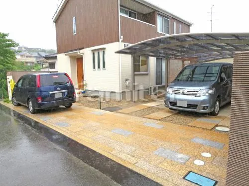 ガレージまわり 駐車場屋根 床石貼り