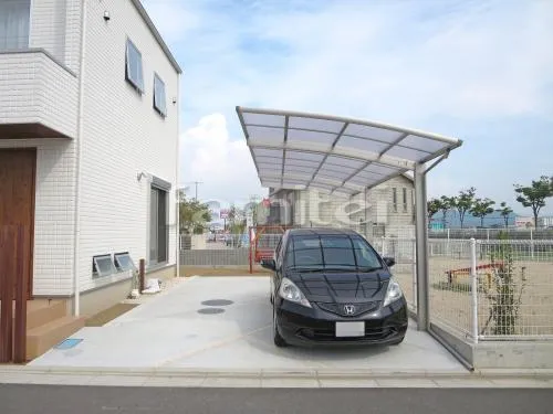 ガレージまわり 駐車場屋根 土間コンクリート