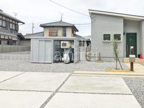 駐車場ガレージ床 土間コンクリート バラス砕石目地