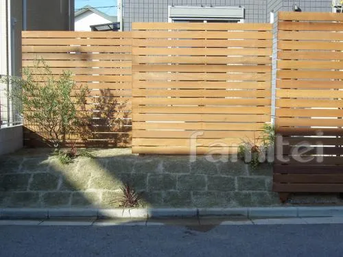プライバシー保護　木製目隠しフェンス塀