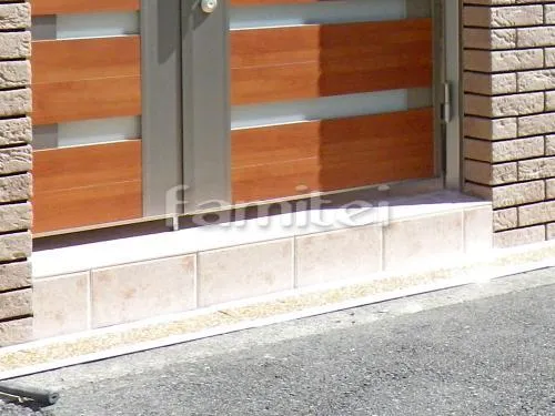玄関アプローチ階段 床タイル貼り ニッタイ工業 ロッセクラシコ300角