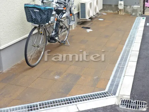 自転車置場 床平板貼り 太陽セメント コルゲート3030 溝蓋(みぞふた) グレーチング